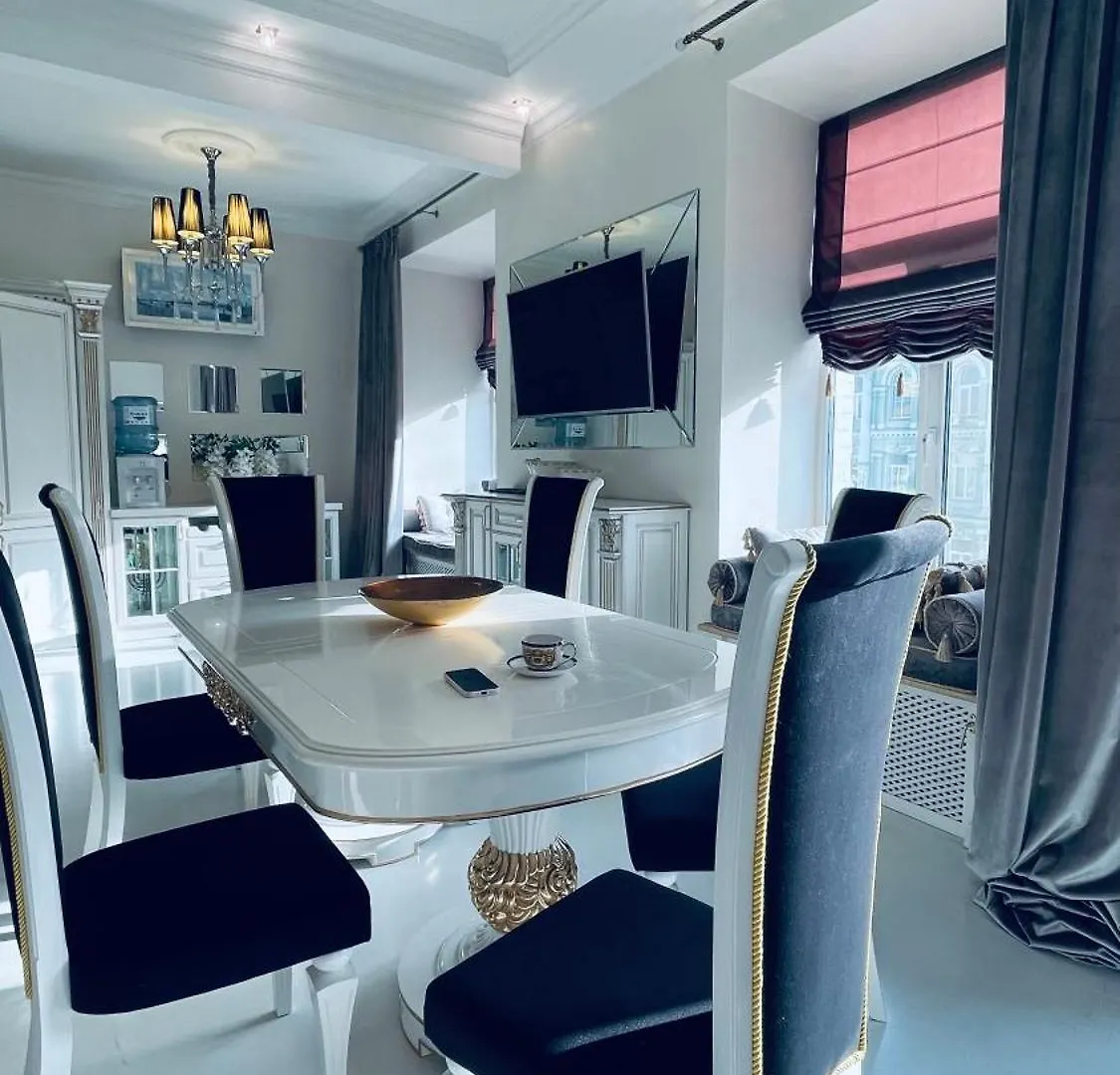 Luxury Design Apartments In The Center Of Kiev 0*,